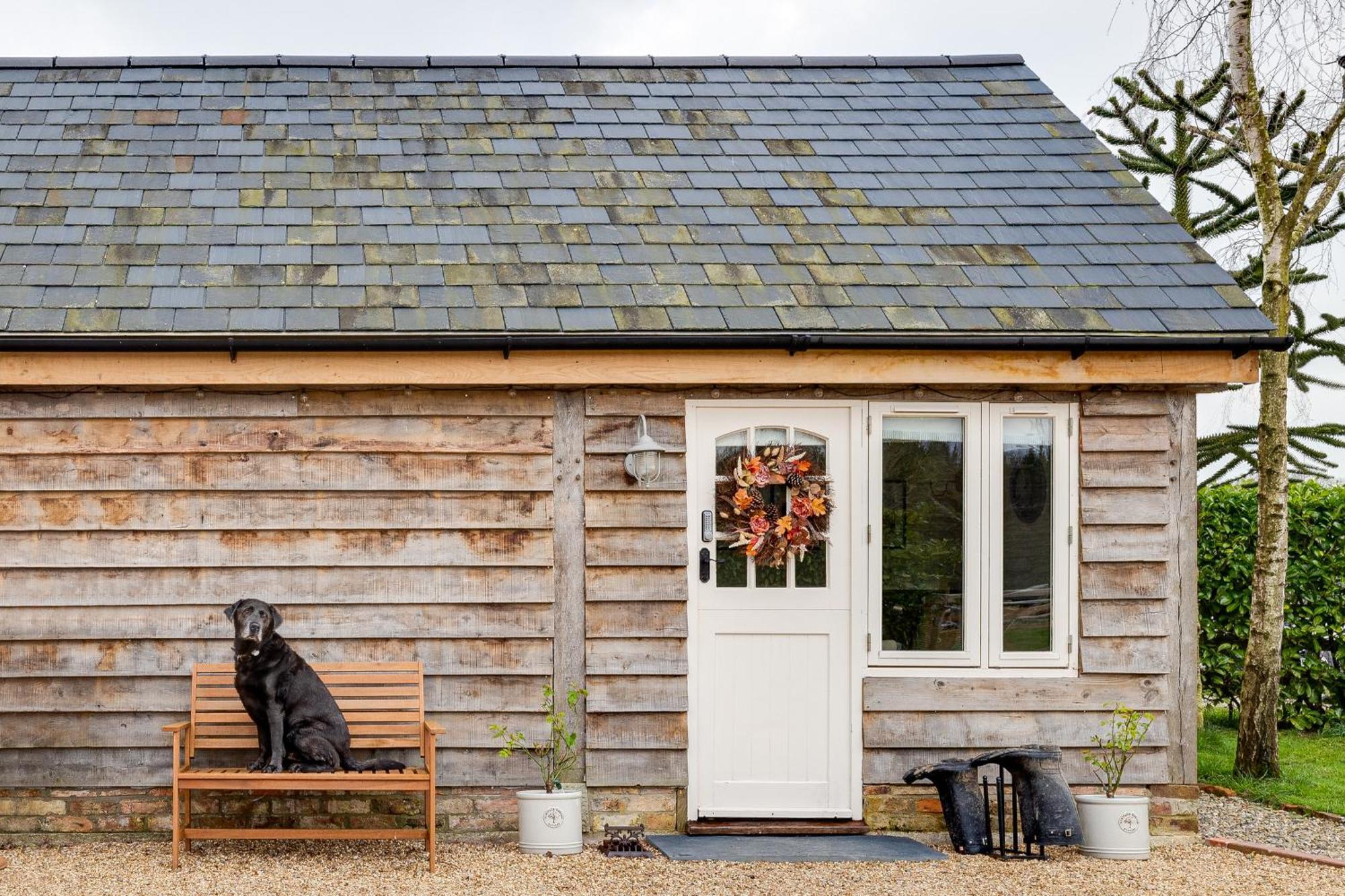 Oak Tree Hideaway Villa Whitchurch  Eksteriør billede